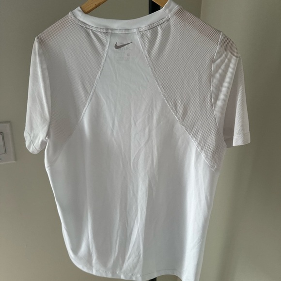 Nike White Fitted Short Sleeve Tee - Picture 4 of 6